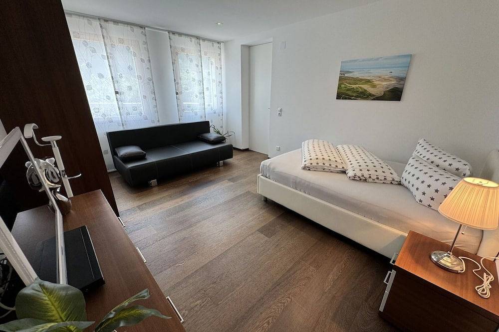 Preciosa casa de vacaciones privada para 6 personas con Wifi, piscina, Tv, patio y vista panorámica in Stanz bei Landeck, Region de Tirol Alto