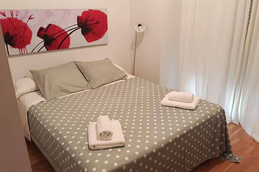 Entire apartment, 18 El Pilar Towers in Modernist Building in Saragossa, Saragossa Province