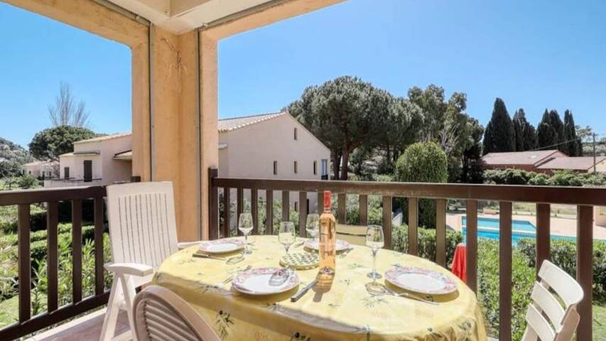 Gîte pour 6 personnes, avec piscine et balcon dans Plage Saint-Clair - 2