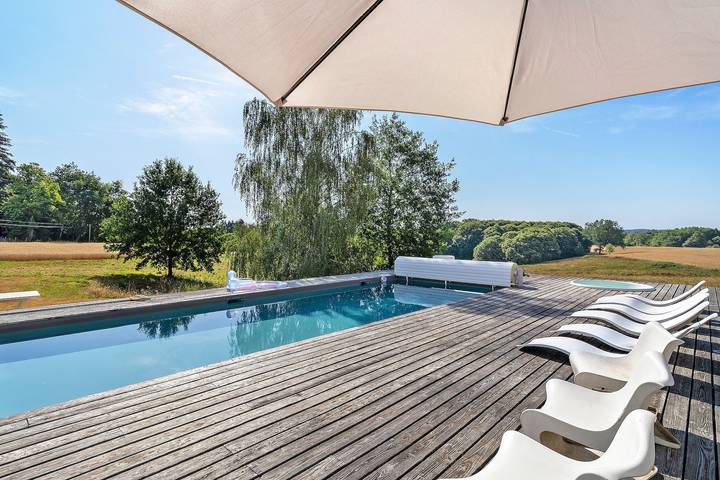 Casa rural moderna con piscina y spa privados en el campo del Perigord in Angoisse, Périgord Vert