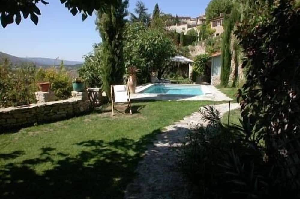 Charming house with private pool in the heart of the village in Bonnieux, Parc naturel régional du Luberon