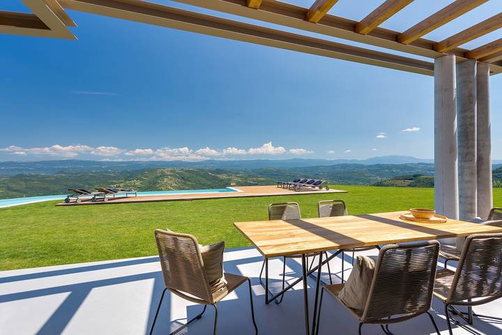 Villa für 7 Personen, mit Balkon und Seeblick - 1