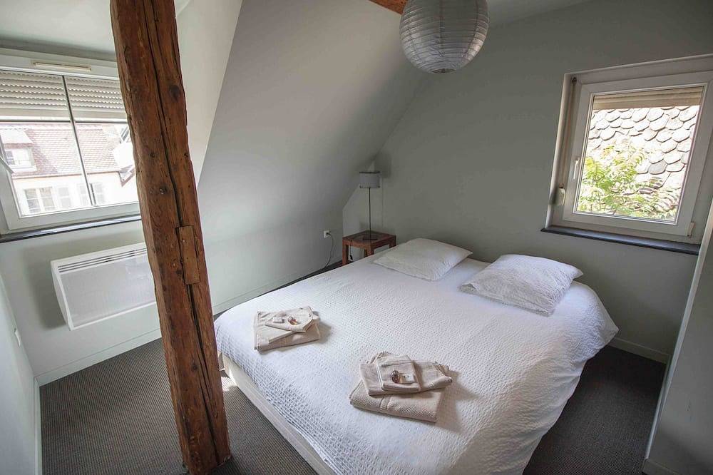 Apartamento entero, Loft-Firma-Baño privado con ducha-Vista al patio in Colmar, Región de Colmar