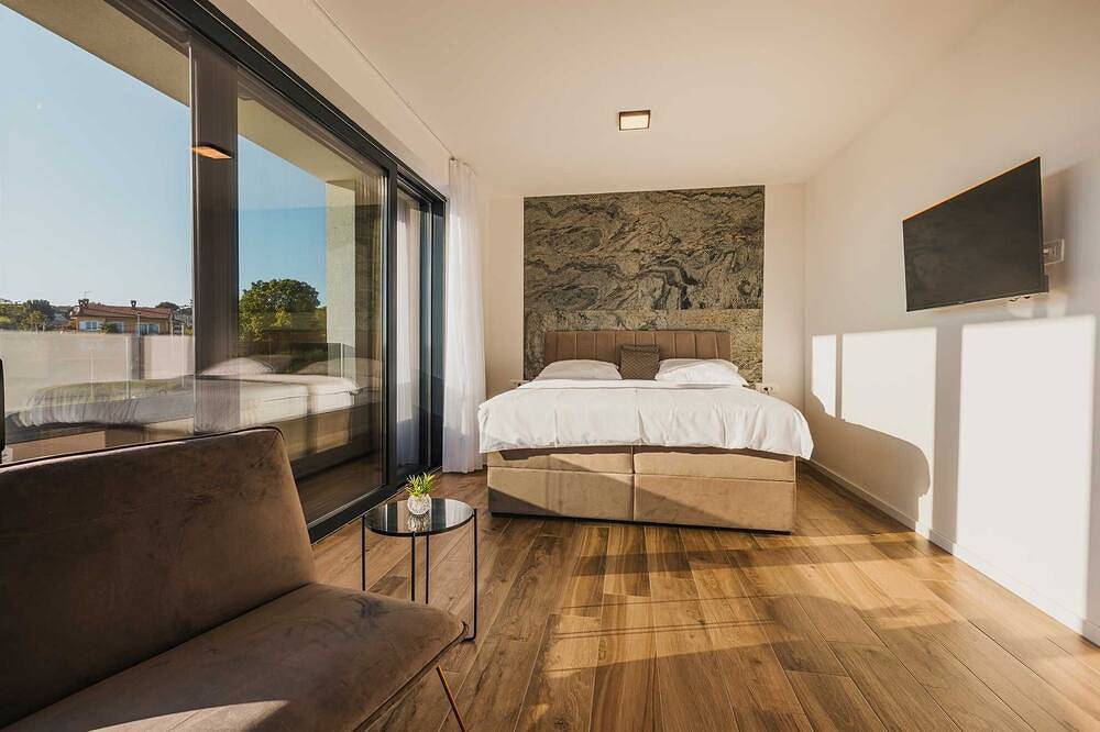 Villa Angelina - Idyllische 4-Schlafzimmer-Villa für 8 mit Pool in der Nähe von Porec in Kastelir, Općina Kaštelir - Labinci