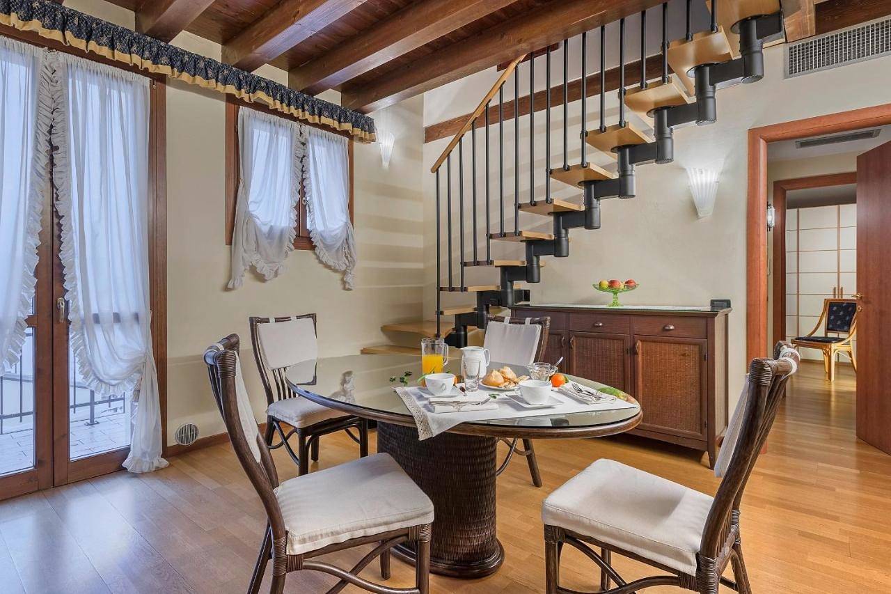 Apartamento inteiro, Palazzo Brando - Living Apartments in Treviso, Treviso (província)