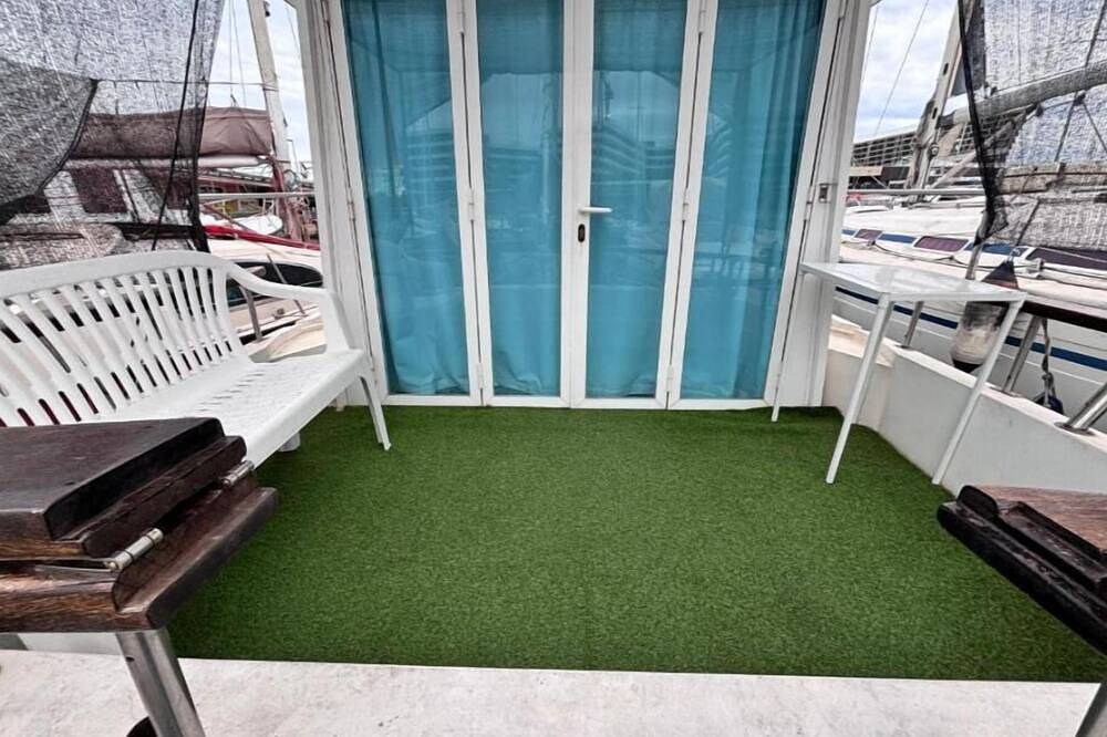 Wonderful Boat for Families and Friends in Port Forum, Sant Adrià de Besòs