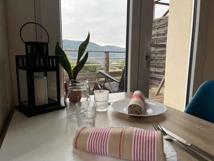 Gîte pour 2 personnes, avec terrasse dans Saint-Julien-en-Saint-Alban