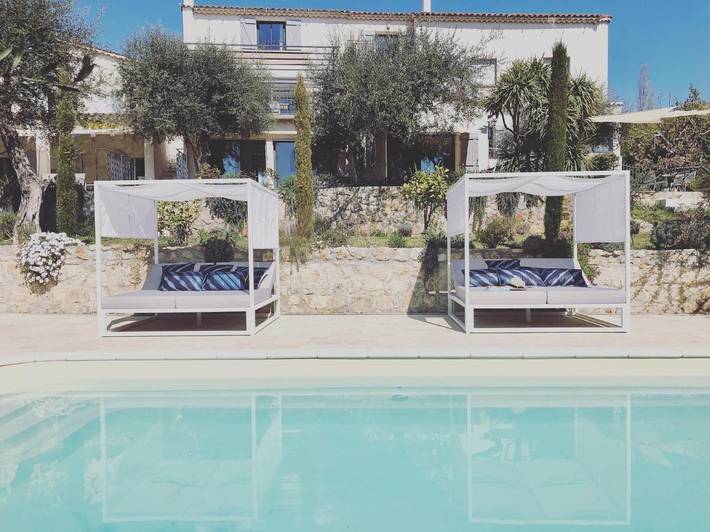 Chambre d’hôte pour 2 personnes, avec vue et piscine ainsi que jardin et terrasse