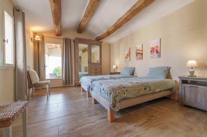 Location de vacances pour 8 personnes, avec terrasse et jardin à Tourtour - 3