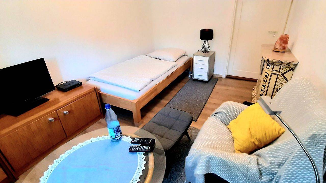 Hel ferieleilighet, Ferienwohnung für 1 Person (12 m²) in Schöneiche bei Berlin in Treptow - Koepenick, Berlin