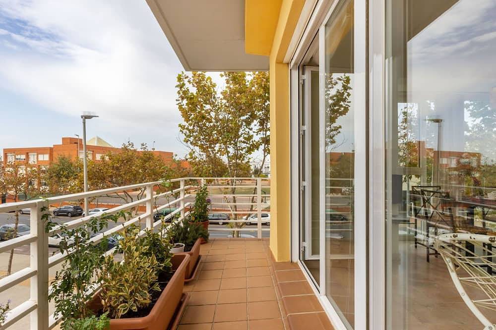 Entire apartment, Lovely apartment for 5 guests with pool, Wifi, A/C, Tv, balcony and parking in Isla Cristina, Costa de la Luz