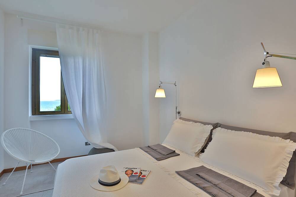Ganze Wohnung, ★Alchimia Suite★Sea View & Private Beach Access★by Amarena Collection Gallipoli in Rivabella di Gallipoli, Rivabella