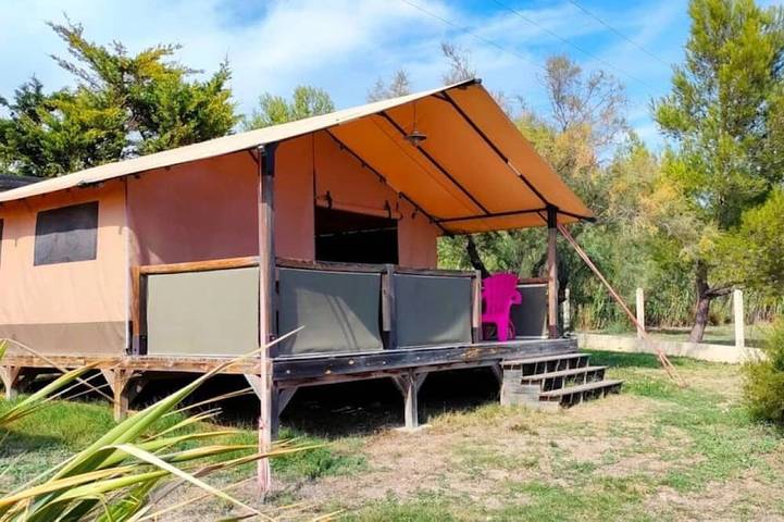 Zecamping 3* pataugeoire piscine locatif 20m2 5 pers in Saint-Mitre-les-Remparts, Mediterranean Coast (France)