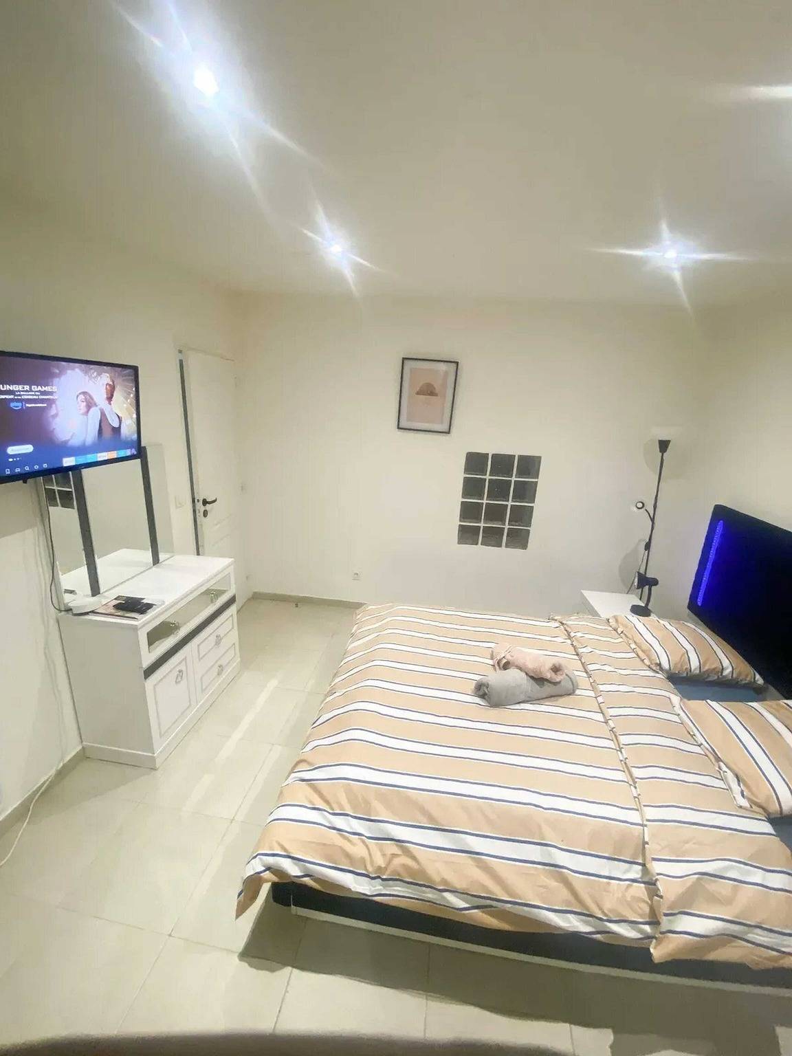 Apartamento entero, Acogedor apartamento en Arnouville - 34 m² con vista al jardín in Valle del Oise