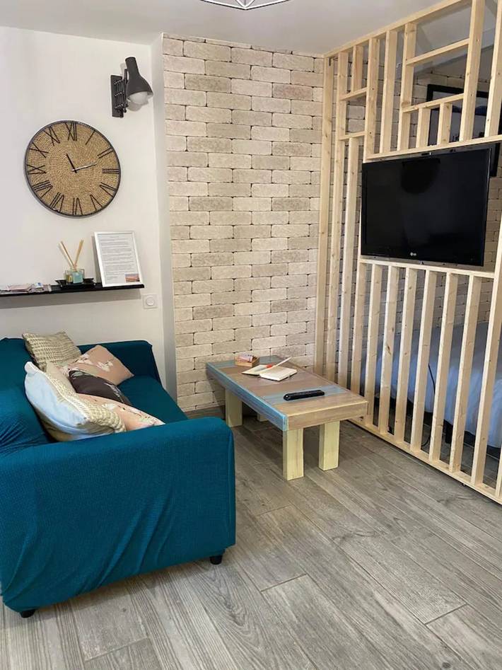 Studio entier, Studio 'La Noisette' avec terrasse privée, jardin privé et Wi-Fi in Équemauville, Région de Lisieux