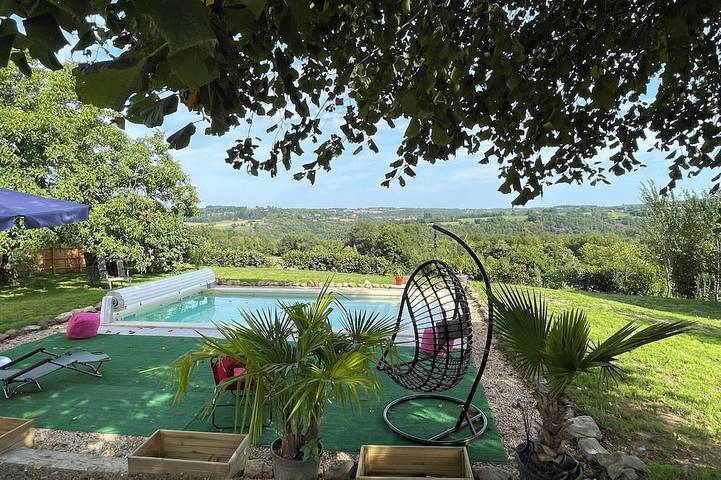Location de vacances pour 5 personnes, avec Piscine à Génis