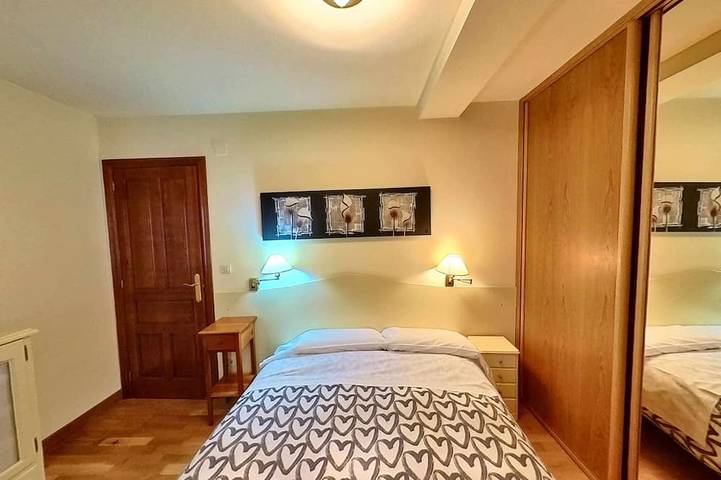 Entire apartment, El Llano Lae - Los Altos de Escarrilla in Escarrilla, Sallent de Gállego