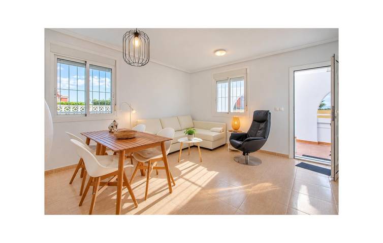 Apartamento de 68m2 con piscina, aparcamiento y terraza, a 1 km de la playa in Murcia , Interior de Murcia