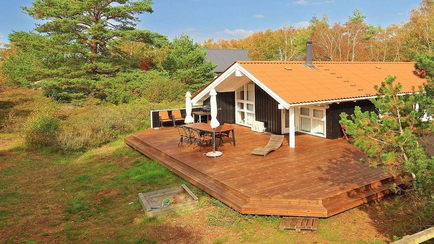 Ferienhaus für 9 Personen, mit Terrasse und Sauna sowie Whirlpool und Pool, mit Haustier auf Læsø