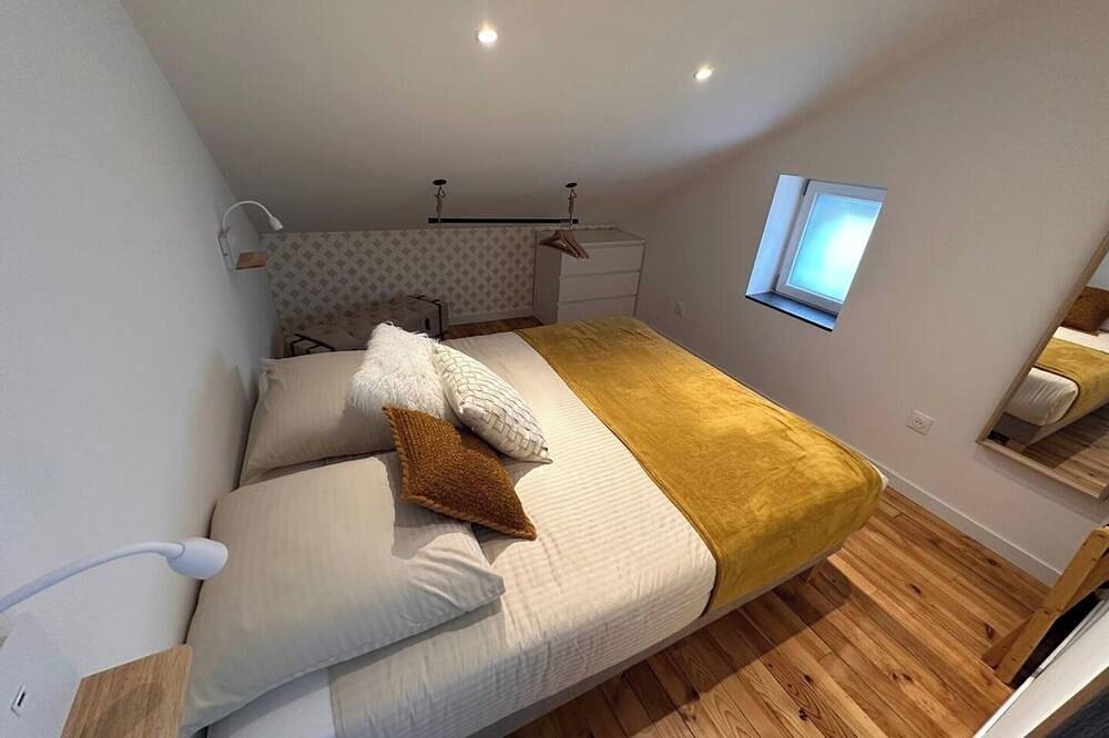 Ganze Wohnung, Le rocher des Costes in Le Puy-en-Velay, Haute-Loire