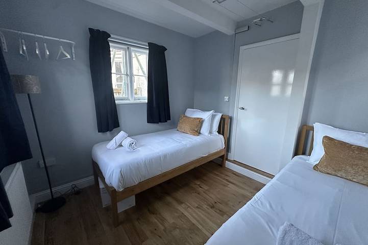 Ganze Wohnung, Familien-Suite – 2 Schlafzimmer & 1.5 Wc in Exeter, Devon