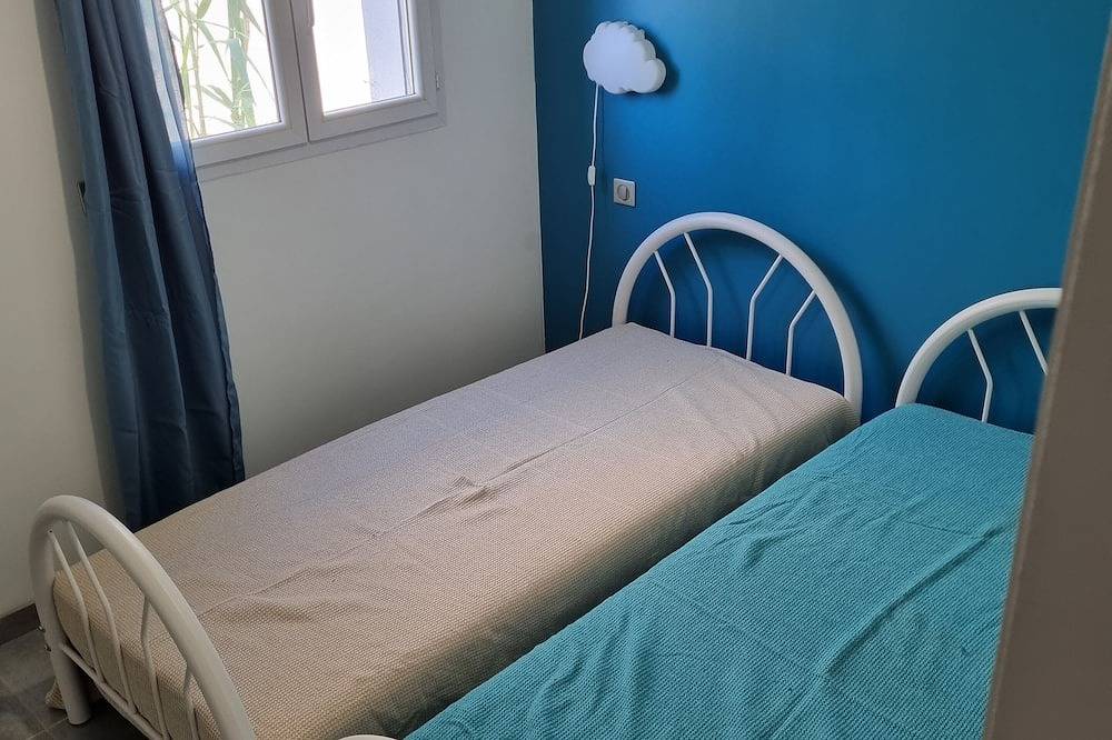 Bas de Maison 3 chambre 8 couchages avec piscine pour 6 adultes et 2 enfants   in Sant Ambroggio, Lumio