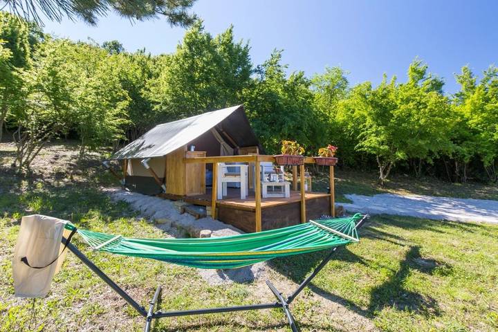 Tente pour 2 personnes, avec jardin ainsi que vue et piscine en Croatie - 2