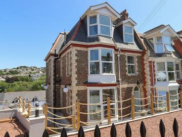 Log Cabin for 14 People in Ilfracombe, Devon, Photo 1