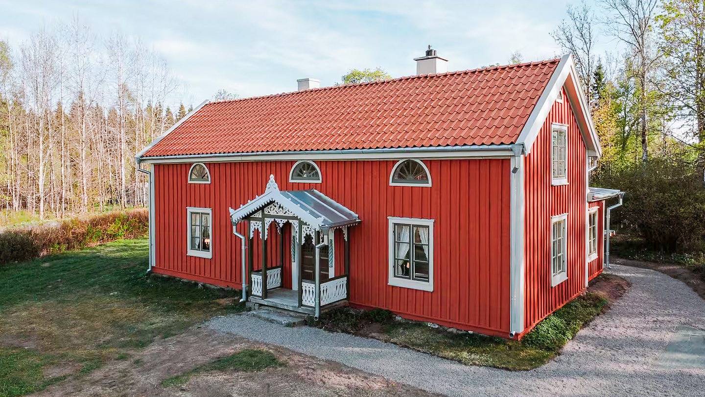 Authentisches Bauernhäuschen aus dem 19. Jahrhundert in Småland in Nässjö, Jönköpings län