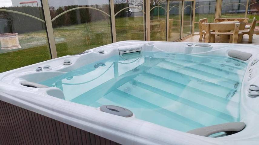 Maison de vacances pour 6 personnes, avec Jacuzzi et Terrasse ainsi que Jardin et Vue