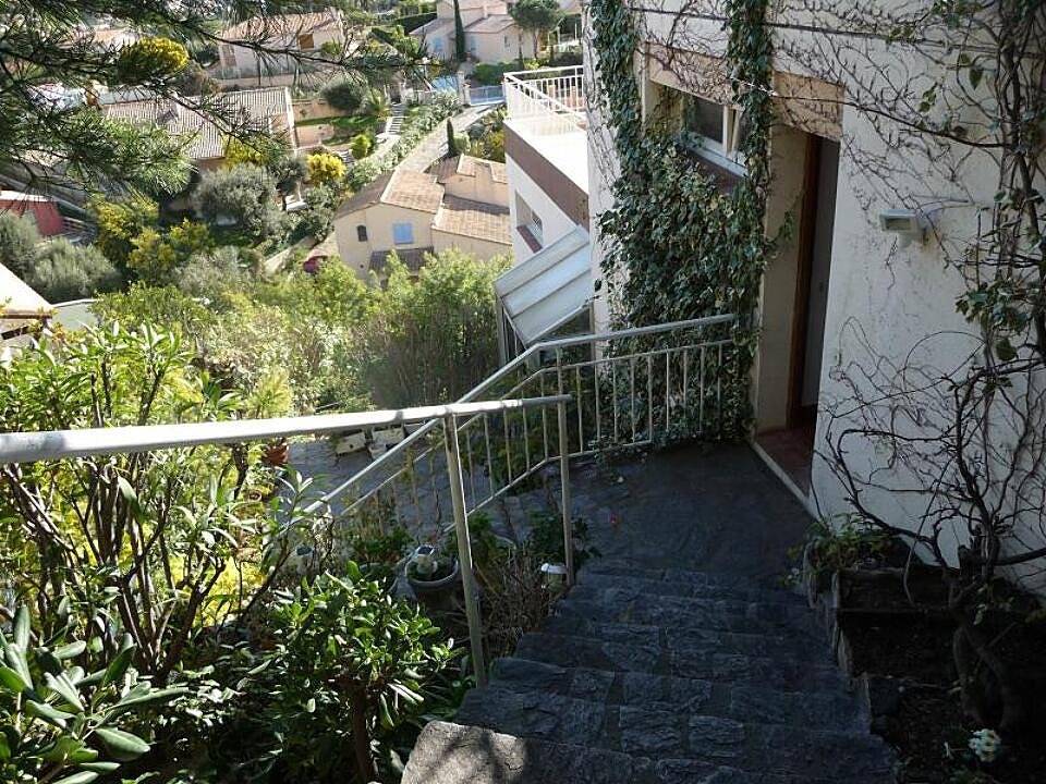 Studio entier, Studio Amiradou avec large terrasse vue mer au Lavandou in Le Lavandou, Région de Toulon