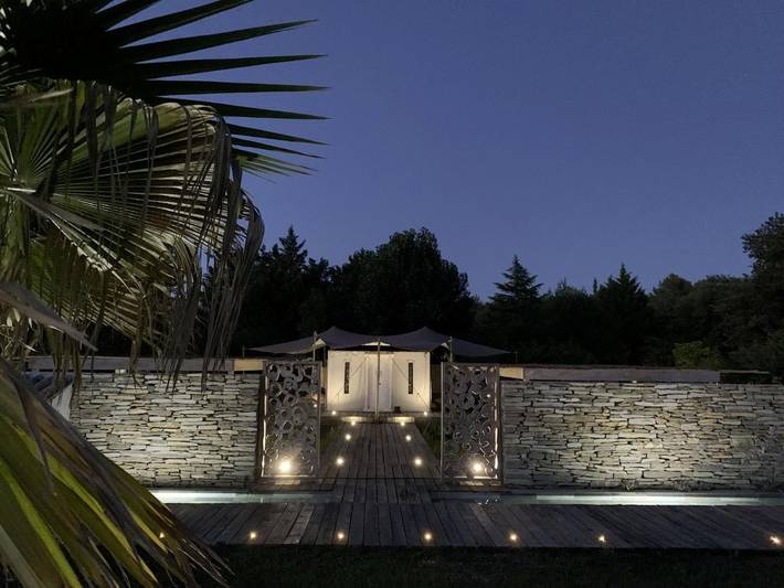 Cottage pour 2 personnes, avec piscine ainsi que vue et jardin à Saint-Julien