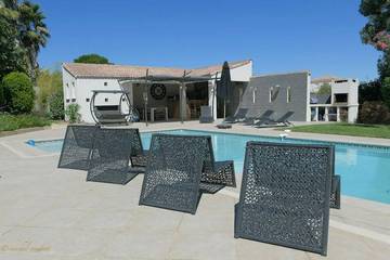 Location de vacances pour 10 personnes à Saint-Aunès