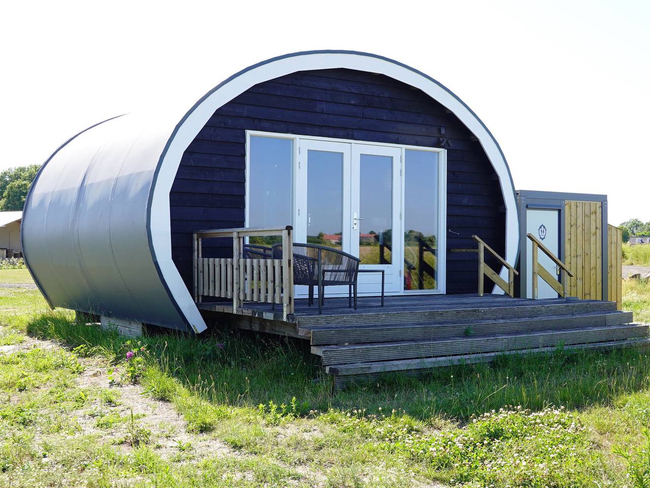 Hofstede Zonnevliet - Wijnvat in Zonnemaire, Zeeuwse Kust