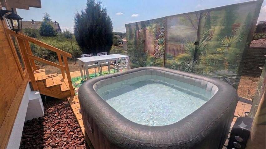 Gîte pour 2 personnes, avec Jacuzzi et Terrasse à Les Ancizes-Comps - 4
