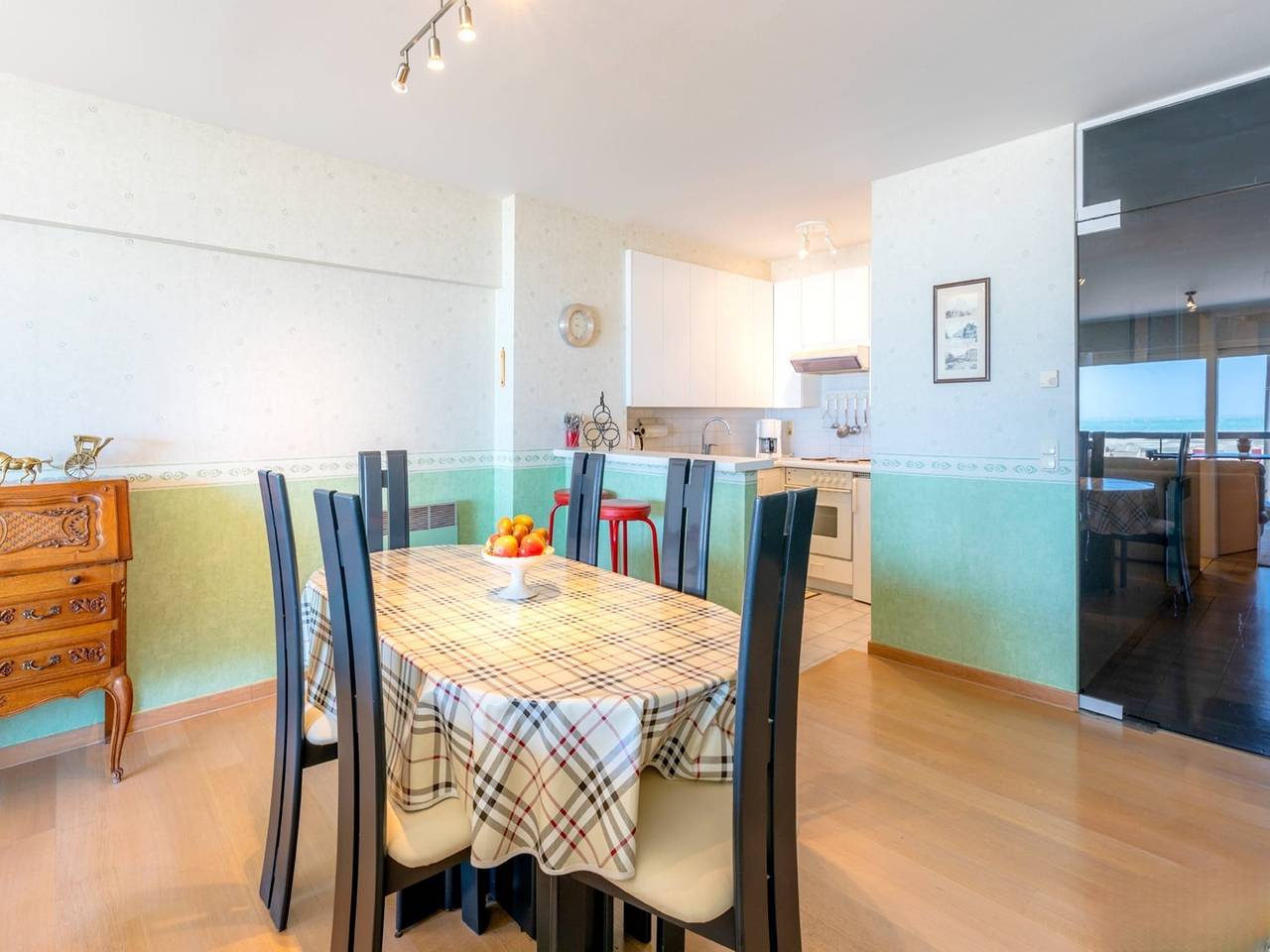 Apartamento entero, Bonito apartamento situado en primera línea de mar in De Panne, Costa de Bélgica