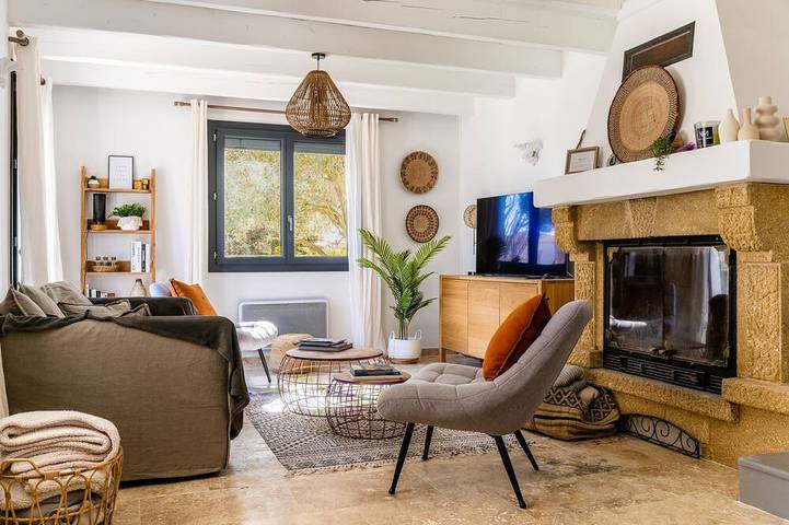 Villa pour 10 personnes, avec jardin ainsi que terrasse et piscine au Grau-d'Agde