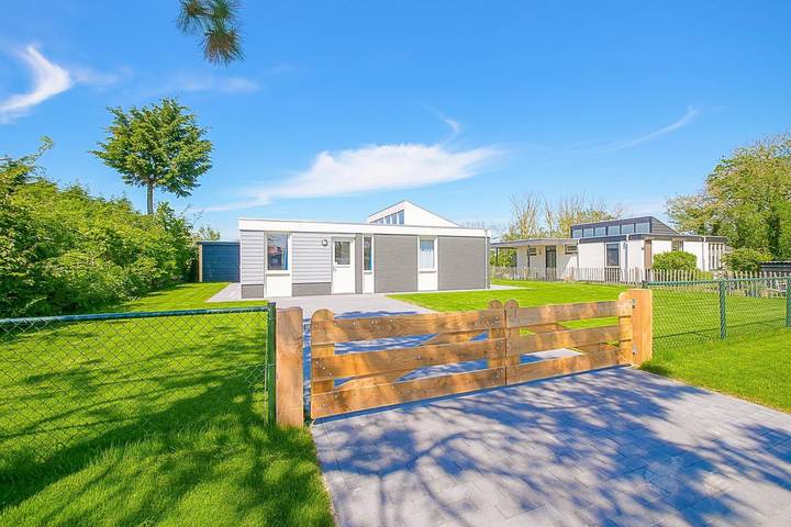 Ferienhaus für 8 Personen, mit Terrasse und Balkon/Terrasse - 1