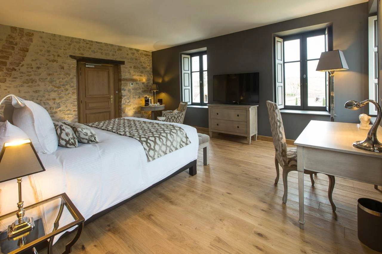 Double Room in Saint-Jean-de-Trézy, Région d'Autun