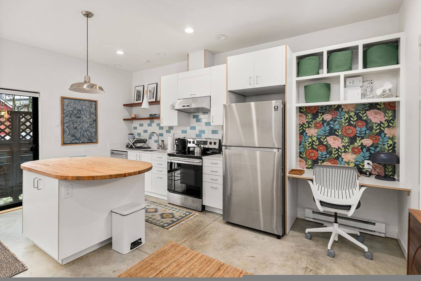 Modern Home in Ballard | Workspace + Ev Parking in Seattle, King County