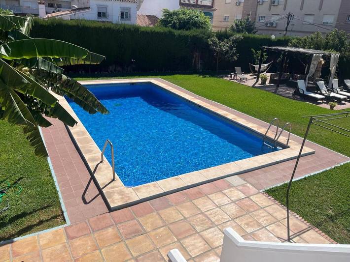 Casa de vacaciones para 10 personas, con jardín en Rincón de la Victoria