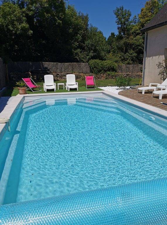 Gîte pour 6 personnes, avec terrasse ainsi que jardin et piscine à Sarzeau - 4