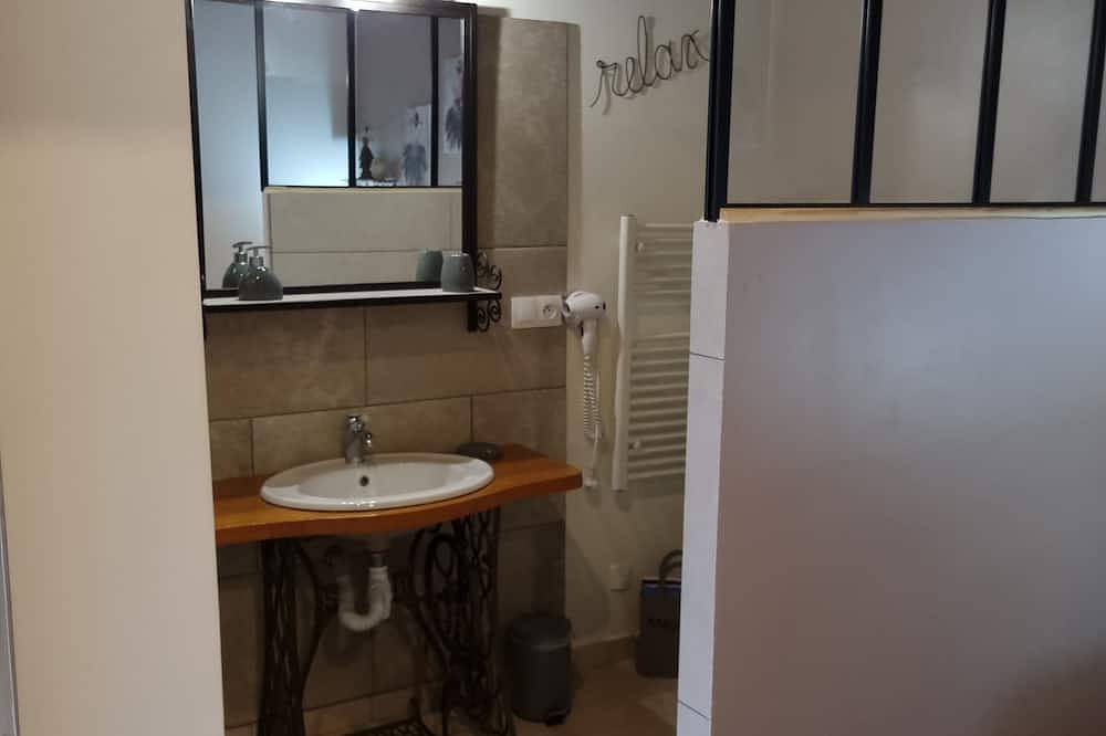 Charming gite in Champagne with heated indoor pool in Esternay, Marne