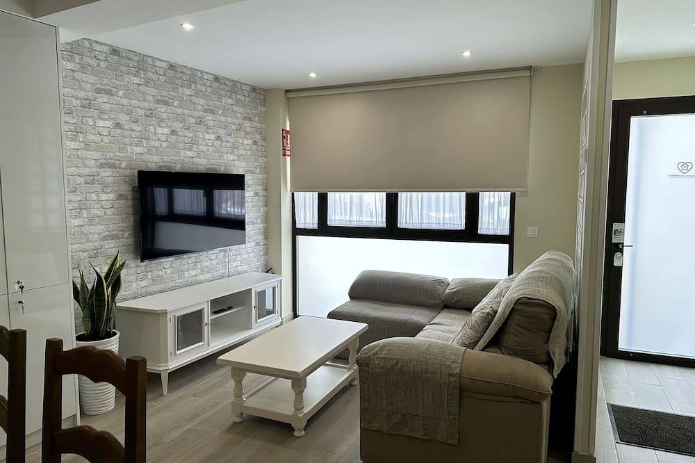 Entire apartment, La Herencia A - Duplex apartment in the old town of Ponferrada. in Ponferrada, El Bierzo