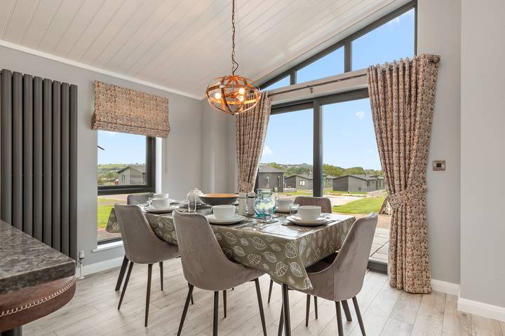 Ael-Y-Bryn - Luxury Lodge, Hot Tub, Pet Friendly in Penally, Pembrokeshire