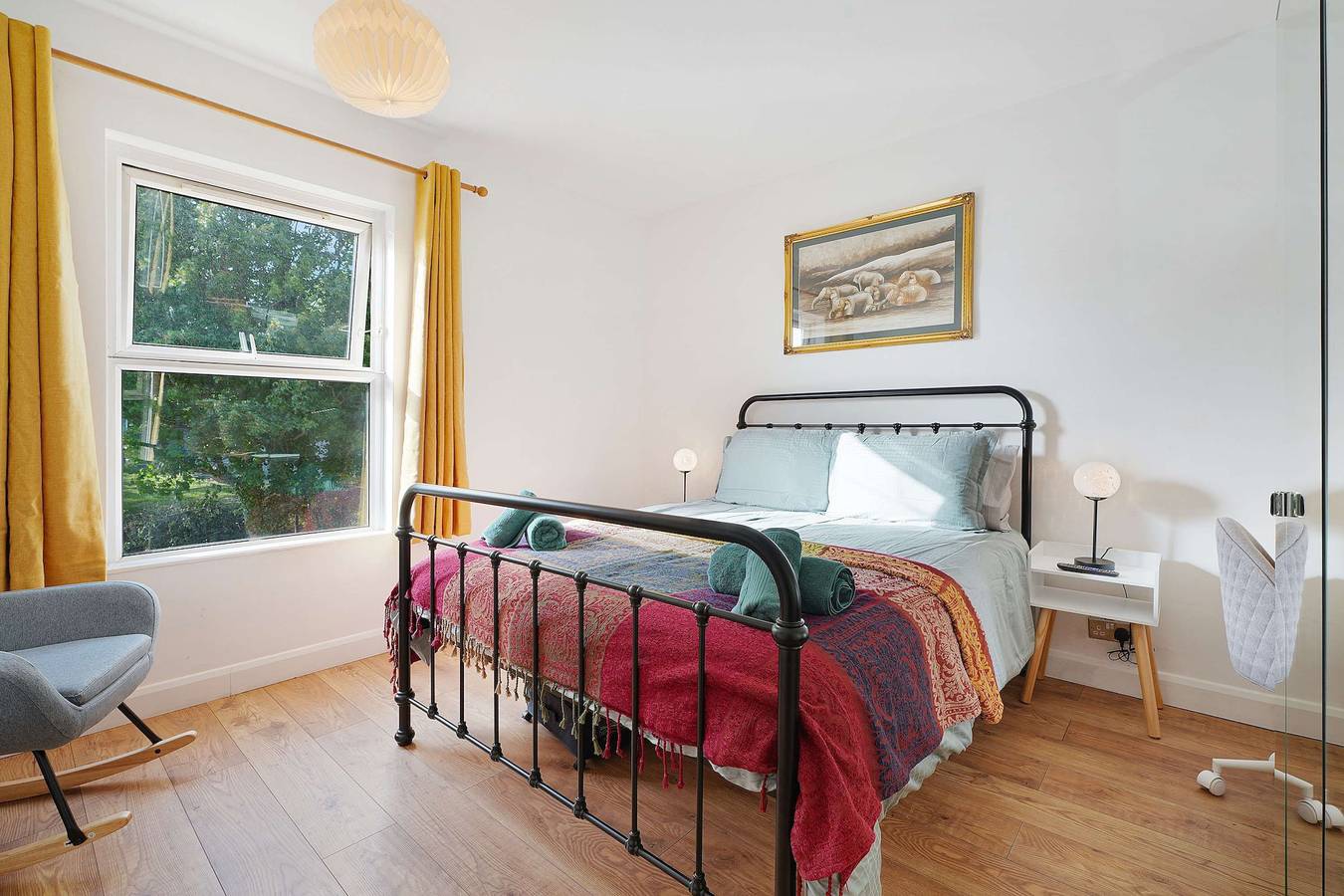 Entire apartment, Chic 3Br Rotherham Parking Wifi By stay with us in South Yorkshire