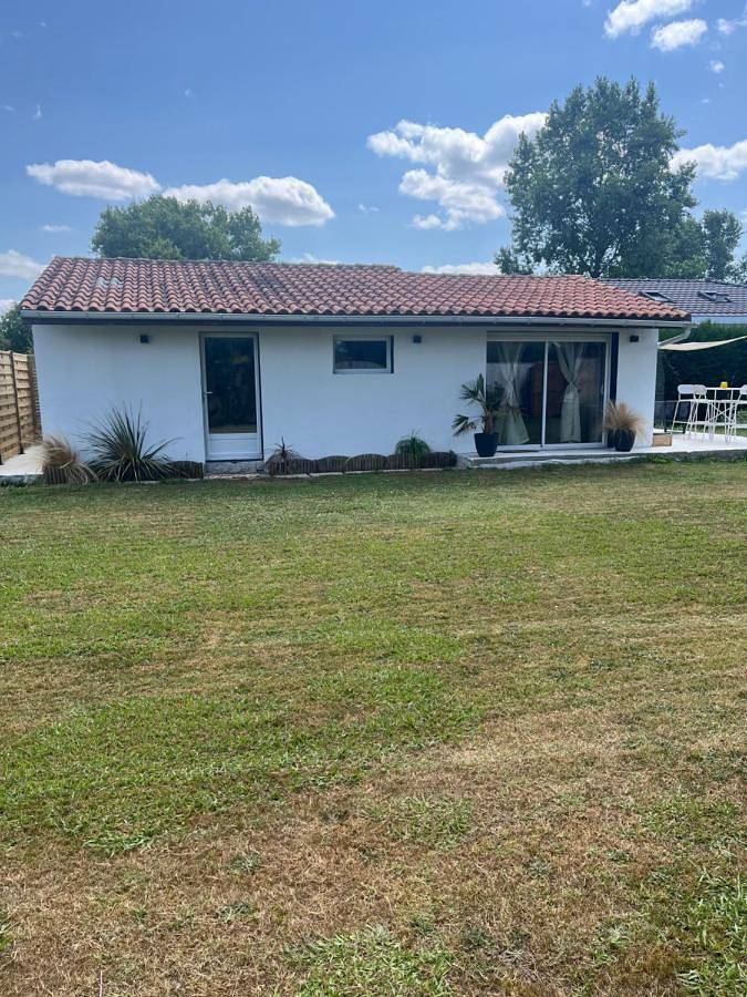 Location de vacances pour 2 personnes, avec terrasse et jardin à Ambarès-et-Lagrave - 4