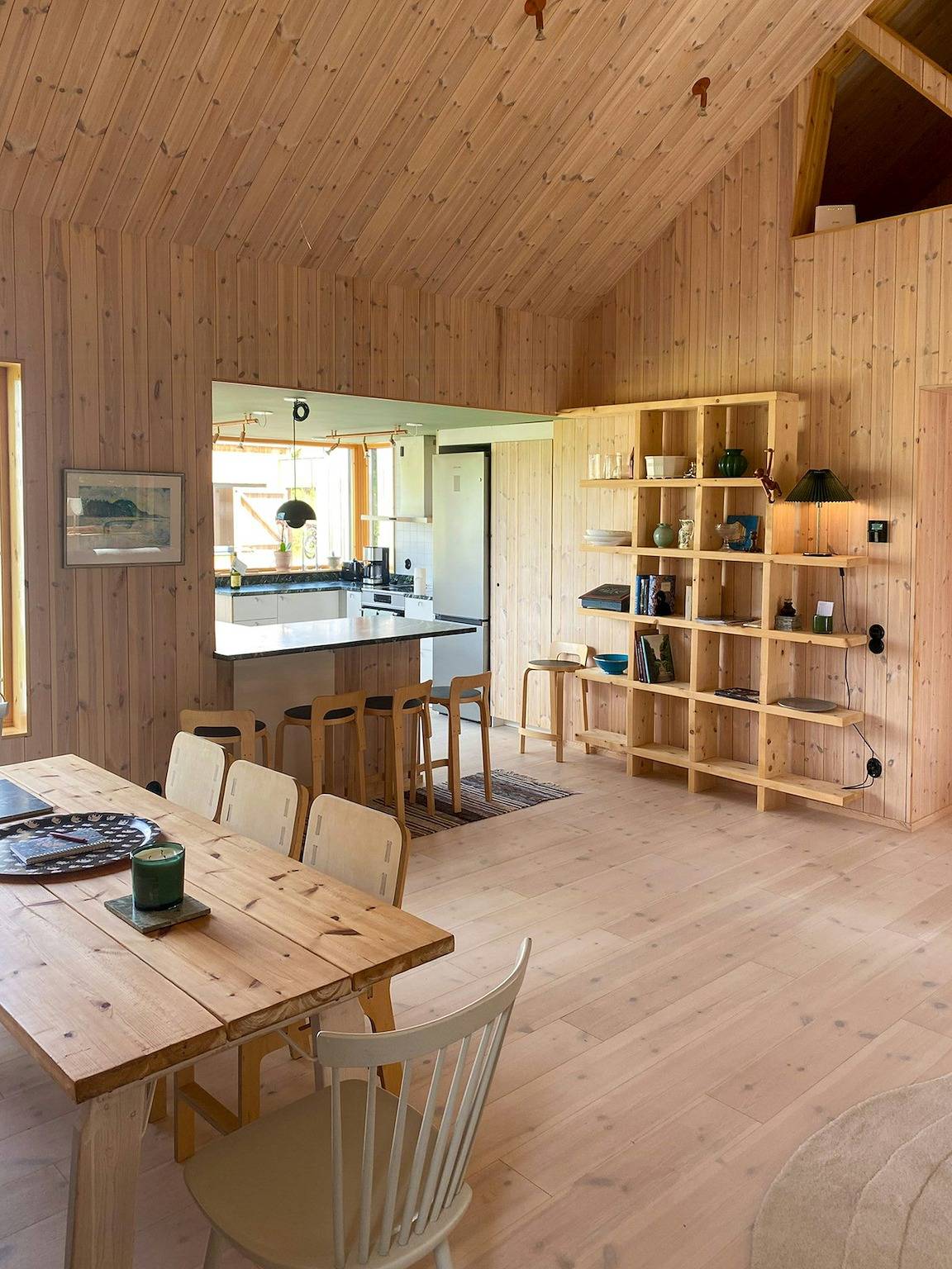 Architektentietes Haus in der Nähe des Sandstrandes von Orbaden in Hälsingland