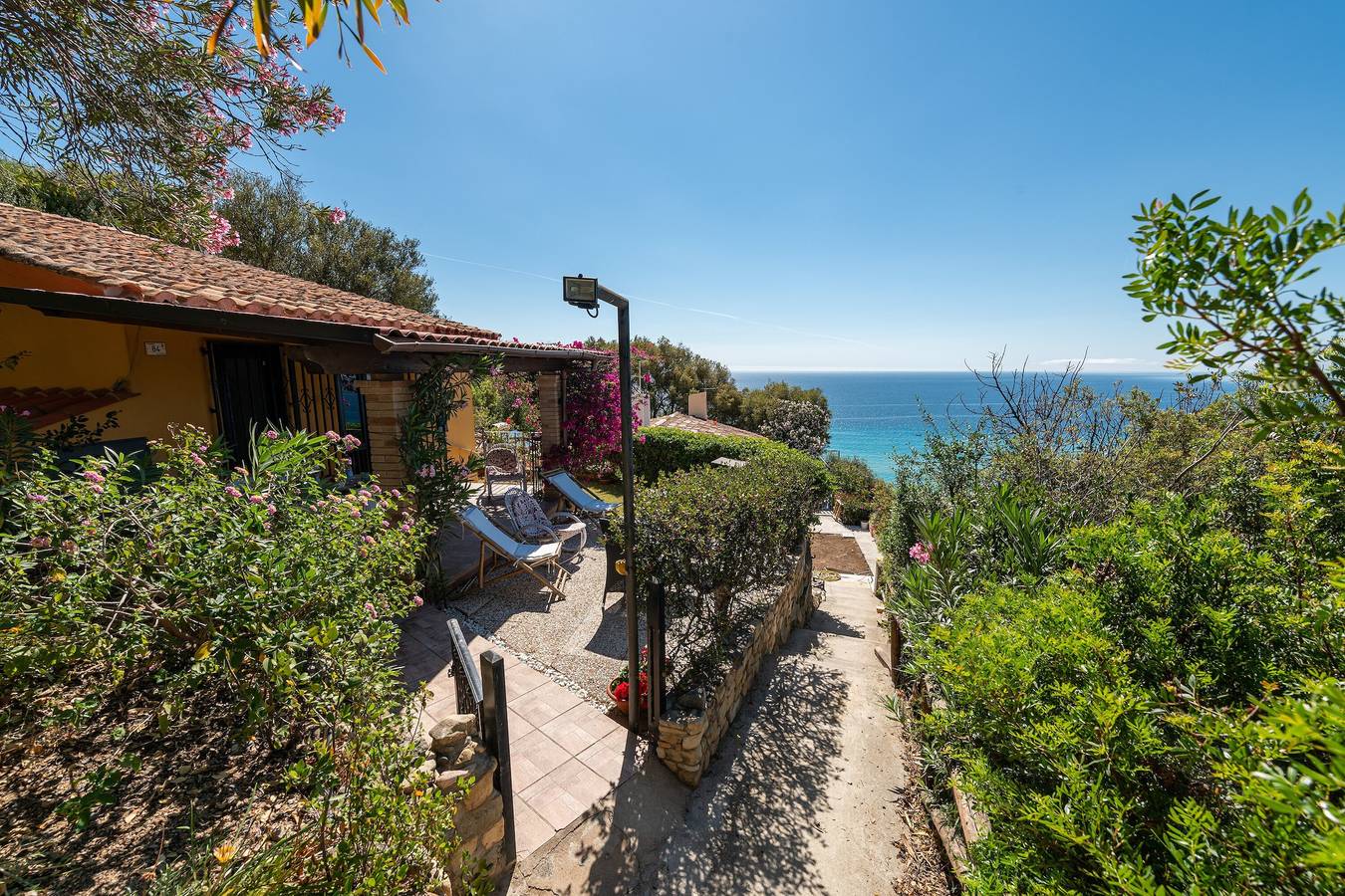 Ferienhaus "Villa Laura" mit Meerblick, Garten, Terrassen & Wlan in Costa Rei, Muravera