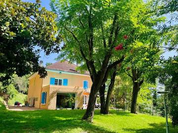 Cottage pour 10 personnes, avec vue ainsi que jardin et terrasse, animaux acceptés à Saint-Chef